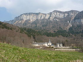 280px-Fr_Voreppe_Abbaye_de_Chalais_at_spring